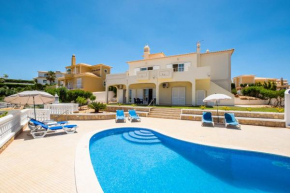 Villa Mendes - Walking distance to the beach